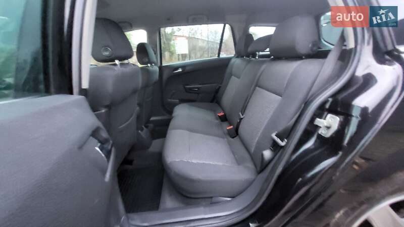 Універсал Opel Astra 2006 в Черкасах