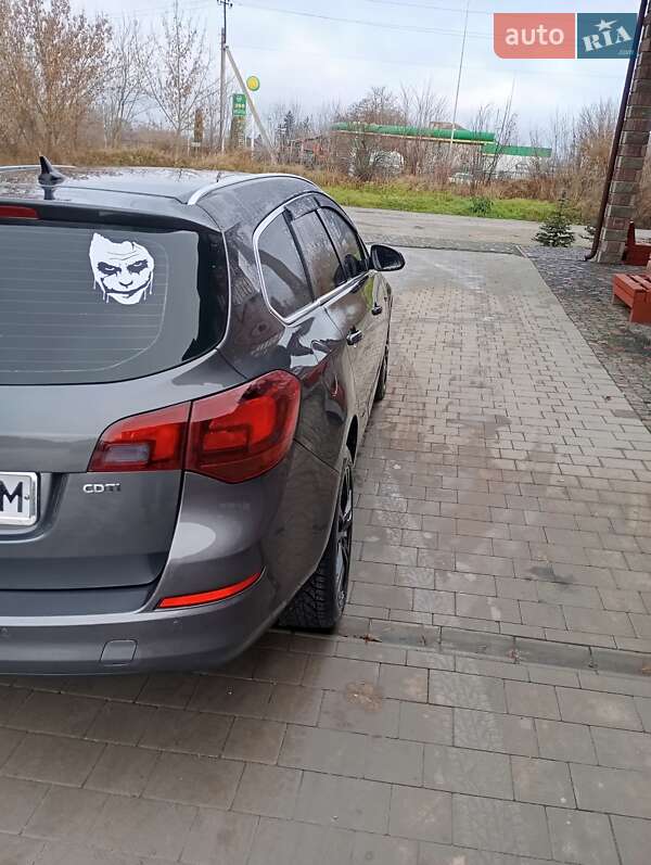 Универсал Opel Astra 2011 в Лановцах