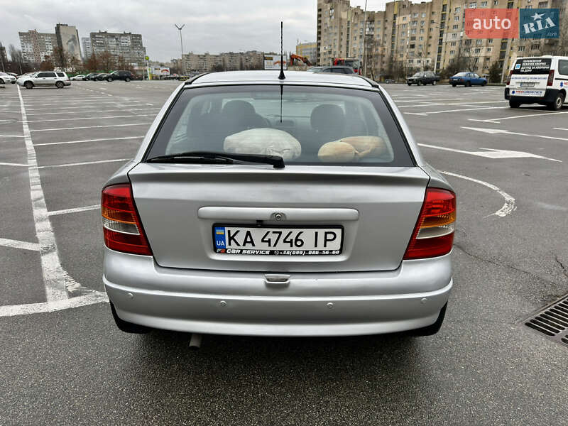 Хэтчбек Opel Astra 2004 в Киеве