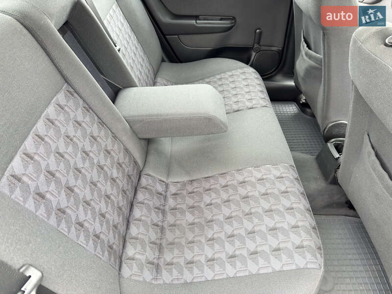 Хэтчбек Opel Astra 2004 в Киеве