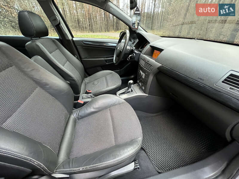 Универсал Opel Astra 2005 в Житомире