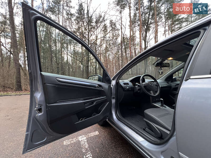 Универсал Opel Astra 2005 в Житомире