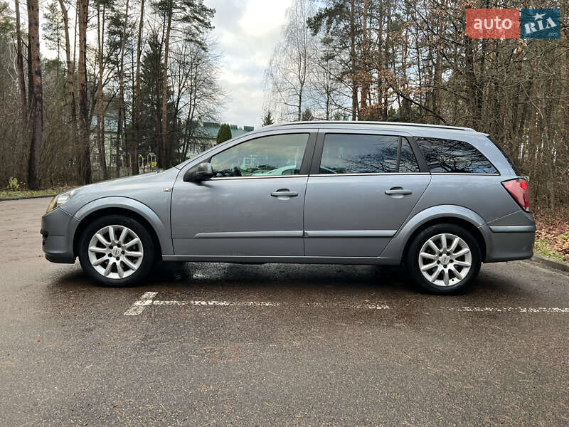 Универсал Opel Astra 2005 в Житомире