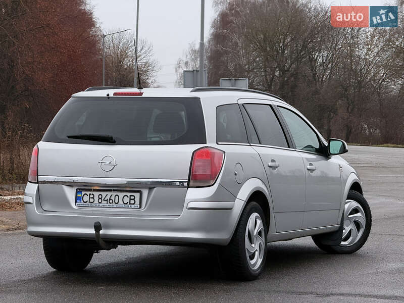 Універсал Opel Astra 2010 в Мені