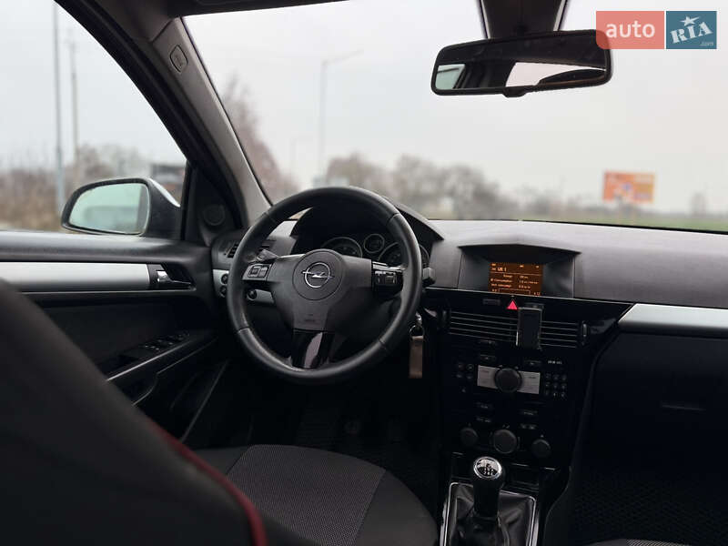 Універсал Opel Astra 2010 в Мені