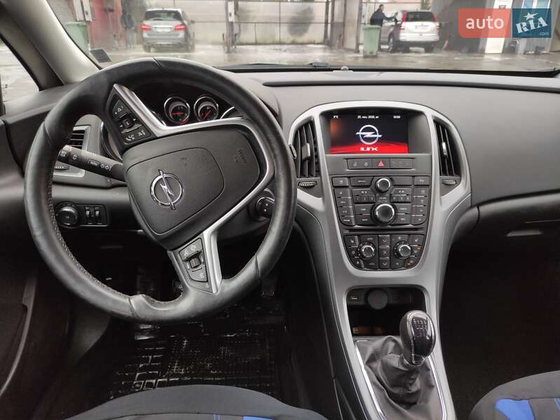 Универсал Opel Astra 2014 в Харькове