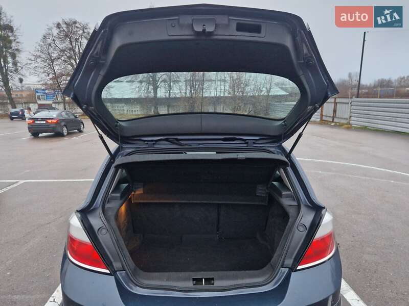 Хетчбек Opel Astra 2006 в Рівному