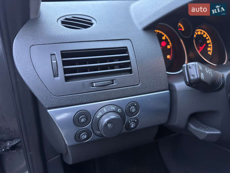 Универсал Opel Astra 2010 в Умани фото 13 Универсал Opel Astra 2010 в Умани