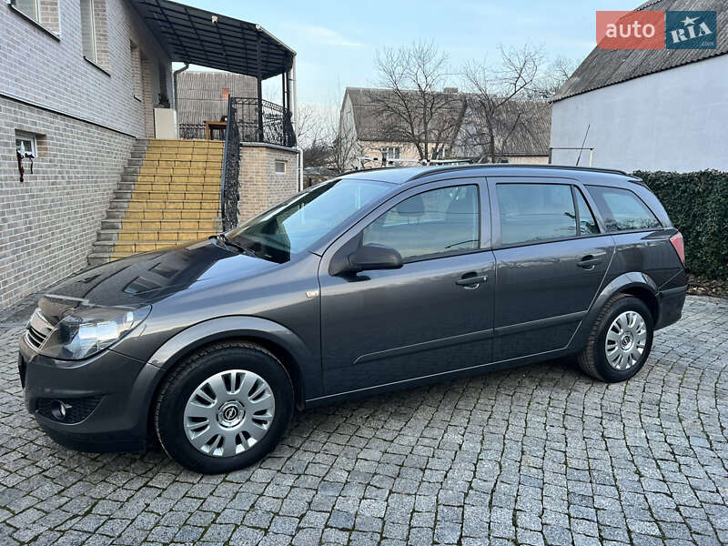 Універсал Opel Astra 2009 в Гнівані
