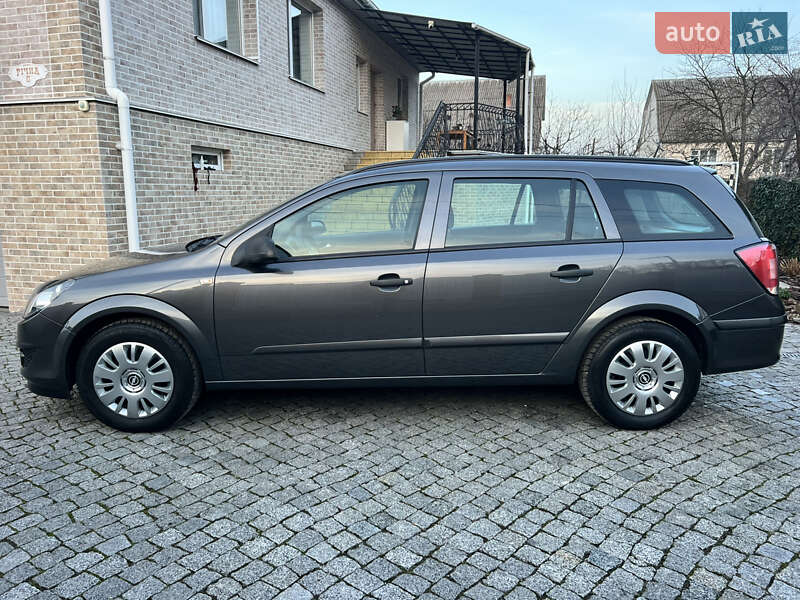 Універсал Opel Astra 2009 в Гнівані