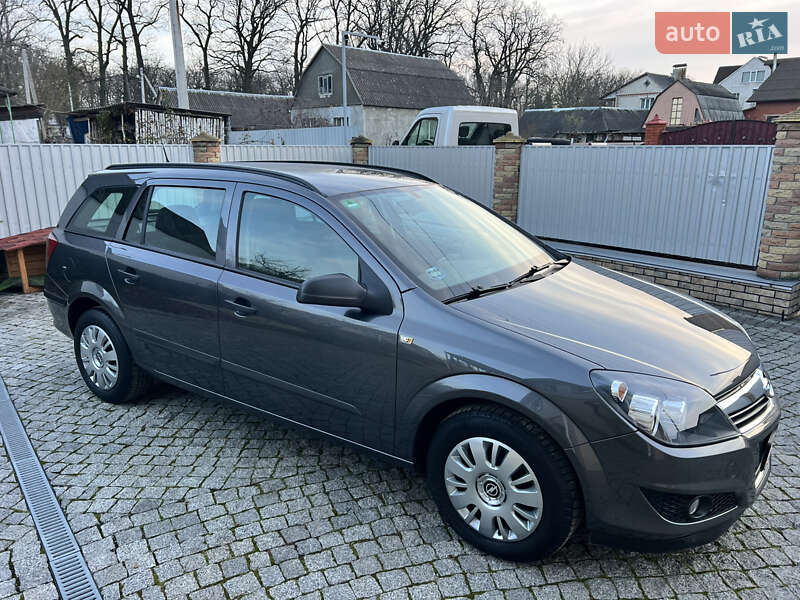Універсал Opel Astra 2009 в Гнівані