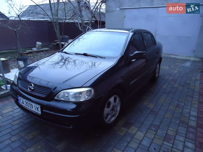 Седан Opel Astra 2006 в Умані