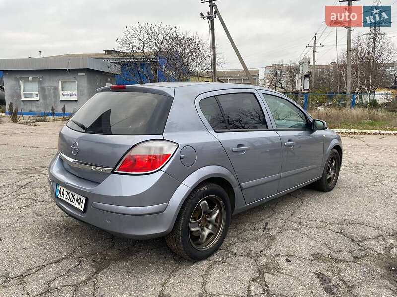Хэтчбек Opel Astra 2006 в Кропивницком
