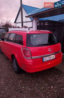 Универсал Opel Astra 2005 в Хусте