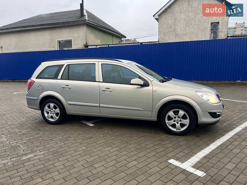 Універсал Opel Astra 2009 в Калуші