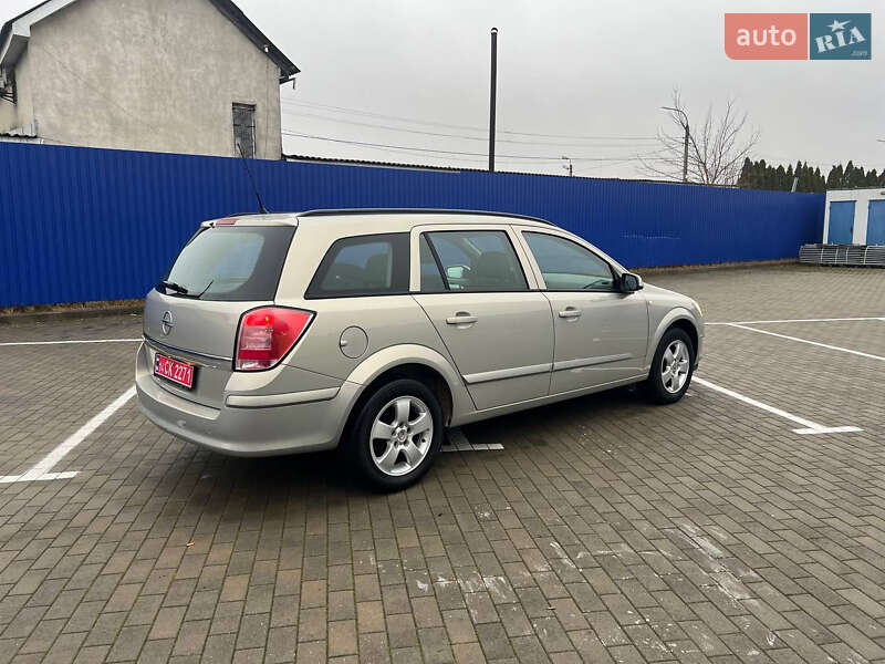 Універсал Opel Astra 2009 в Калуші