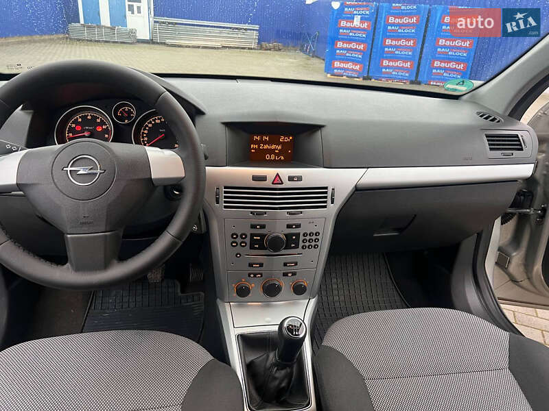 Універсал Opel Astra 2009 в Калуші