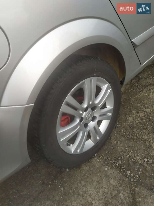 Універсал Opel Astra 2008 в Стрию