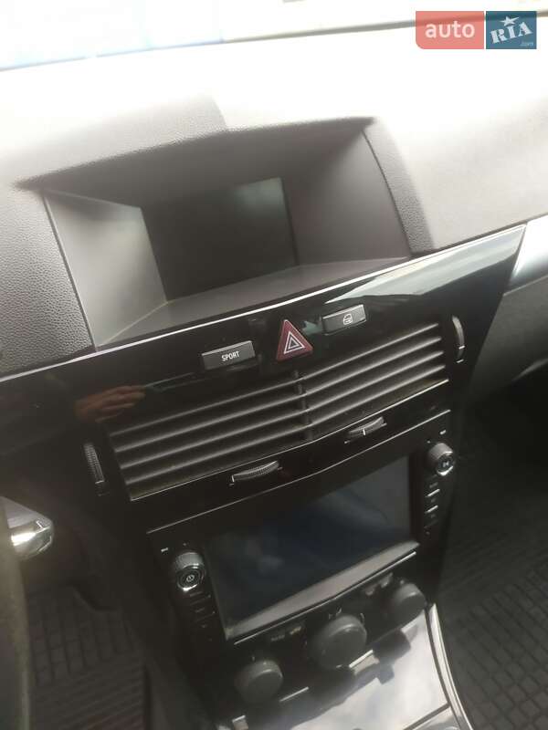 Універсал Opel Astra 2008 в Стрию