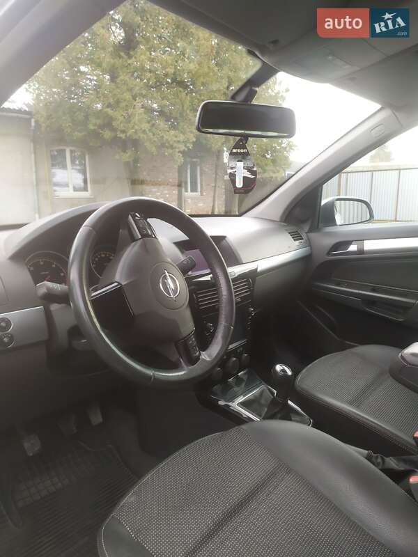 Універсал Opel Astra 2008 в Стрию
