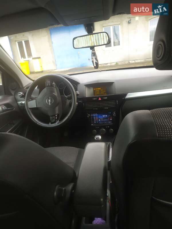 Універсал Opel Astra 2008 в Стрию