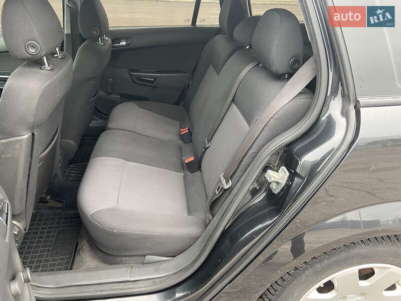 Универсал Opel Astra 2012 в Белой Церкви