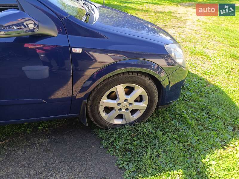 Універсал Opel Astra 2005 в Івано-Франківську