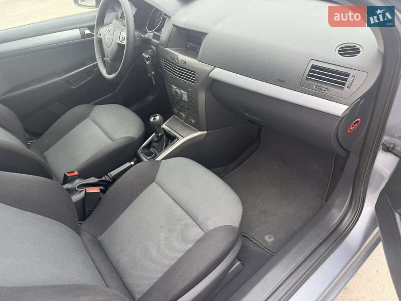 Универсал Opel Astra 2006 в Кропивницком