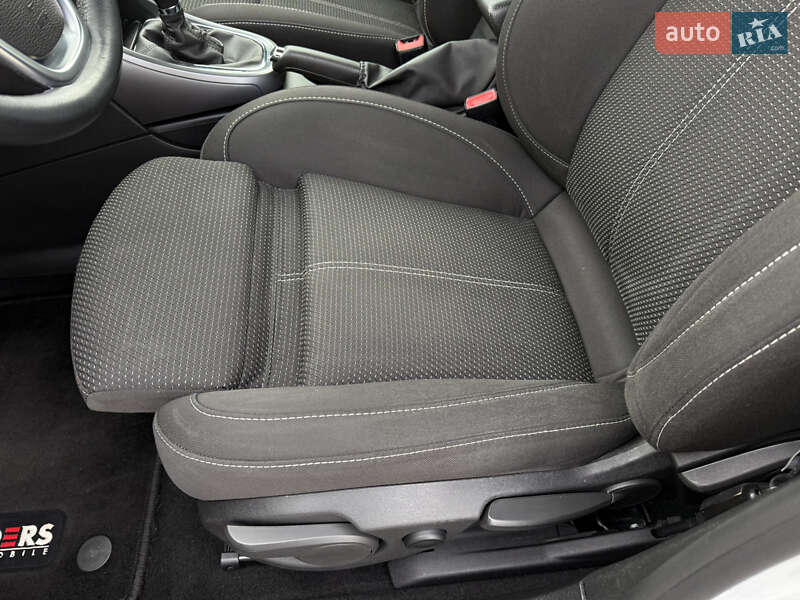 Универсал Opel Astra 2015 в Тернополе