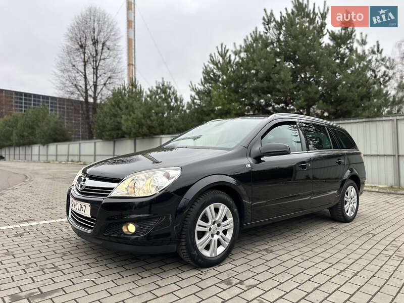 Универсал Opel Astra 2009 в Луцке