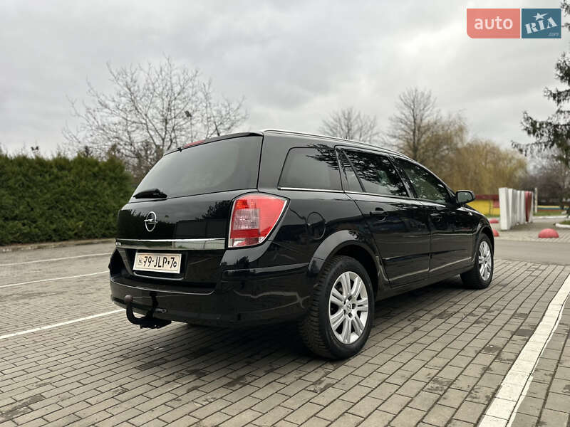 Универсал Opel Astra 2009 в Луцке