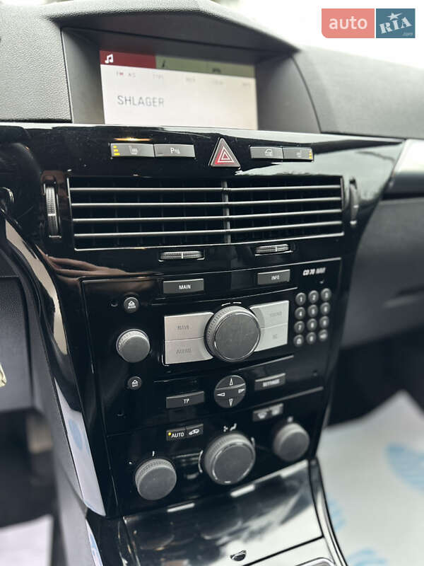 Универсал Opel Astra 2009 в Луцке