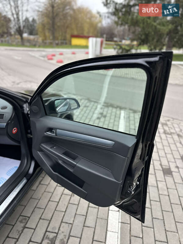 Универсал Opel Astra 2009 в Луцке