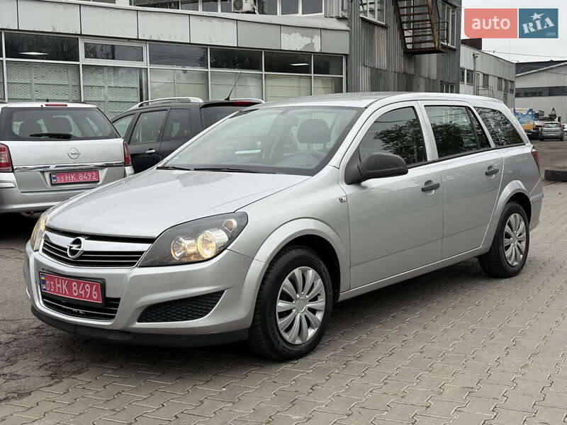 Універсал Opel Astra 2010 в Вінниці