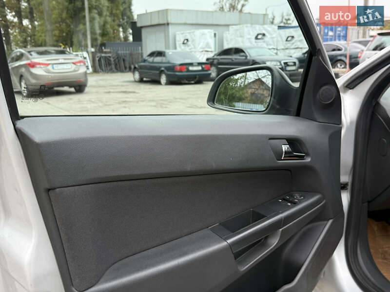 Універсал Opel Astra 2010 в Вінниці
