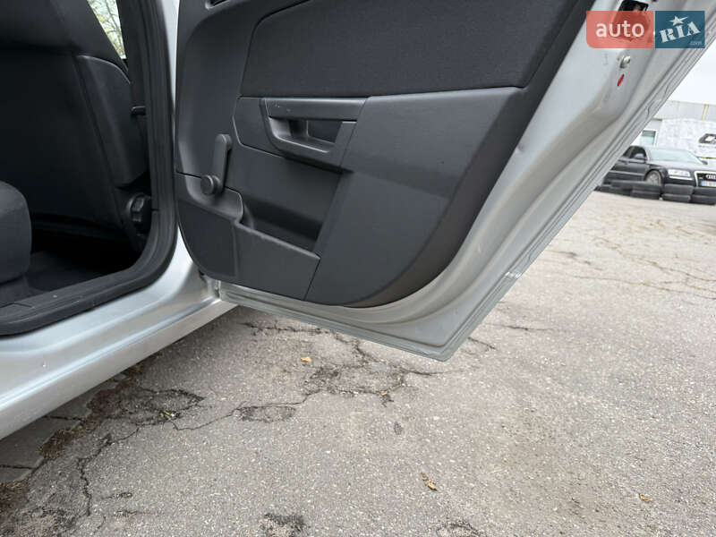 Універсал Opel Astra 2010 в Вінниці