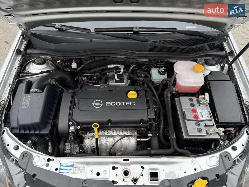 Універсал Opel Astra 2010 в Вінниці