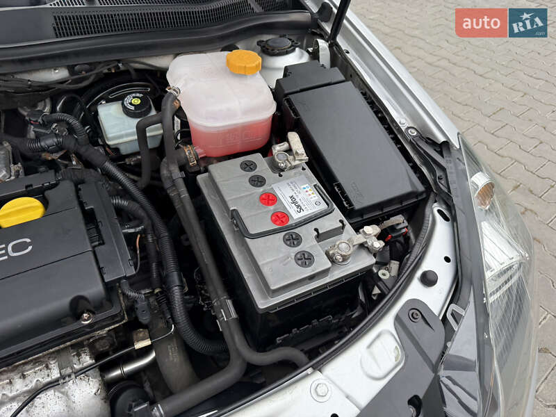 Універсал Opel Astra 2010 в Вінниці