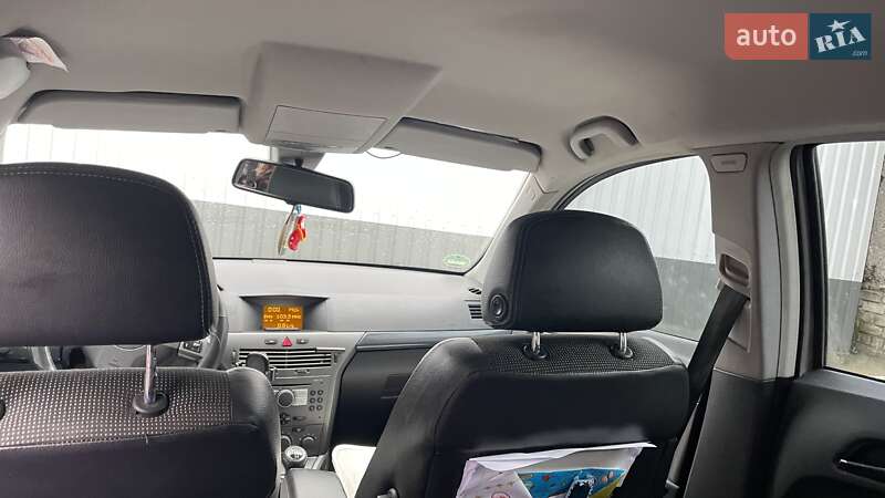 Хэтчбек Opel Astra 2004 в Чернигове
