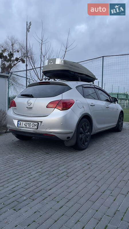 Хетчбек Opel Astra 2011 в Києві