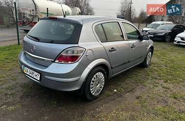 Хэтчбек Opel Astra 2008 в Александровке