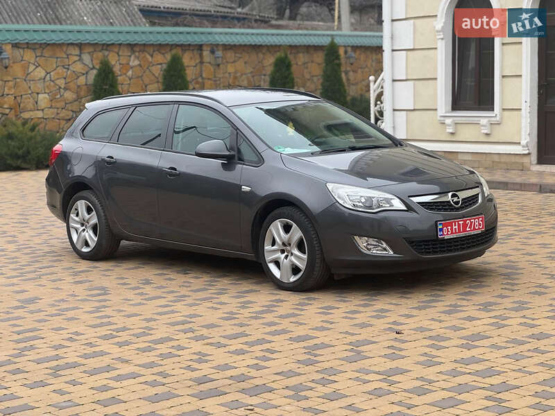 Універсал Opel Astra 2011 в Могилів-Подільському