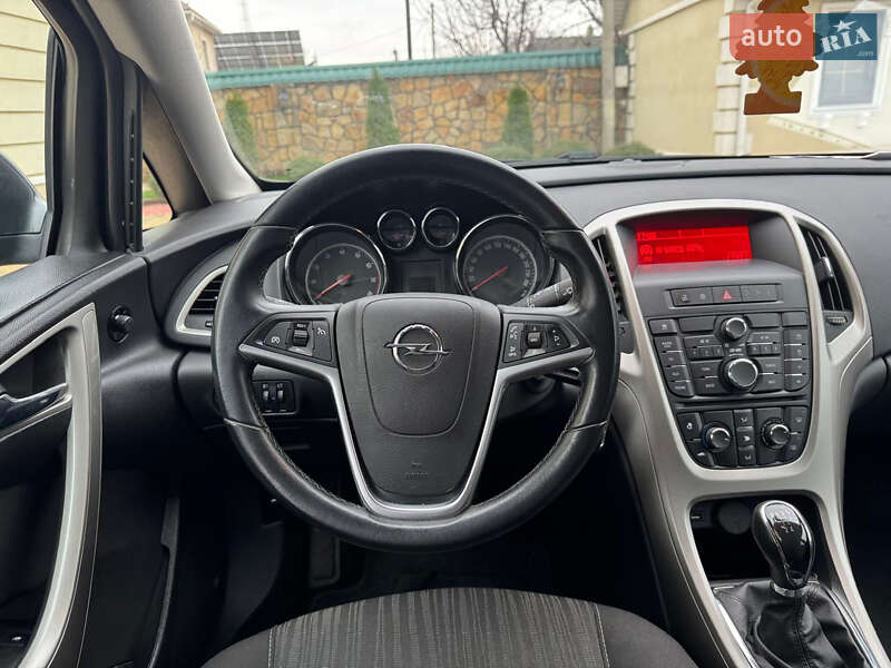 Універсал Opel Astra 2011 в Могилів-Подільському