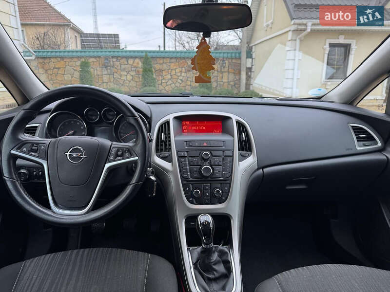 Універсал Opel Astra 2011 в Могилів-Подільському