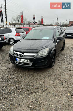 Универсал Opel Astra 2010 в Смеле