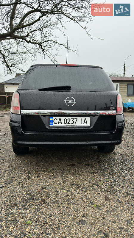 Універсал Opel Astra 2010 в Смілі