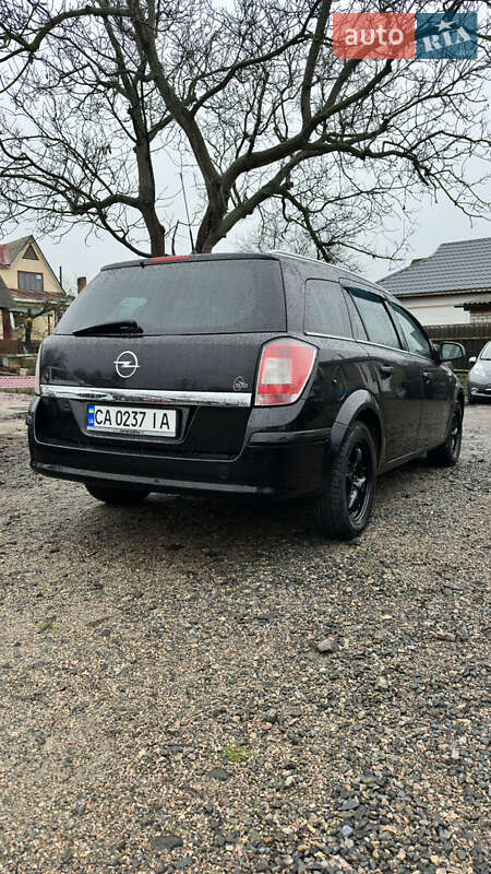 Універсал Opel Astra 2010 в Смілі