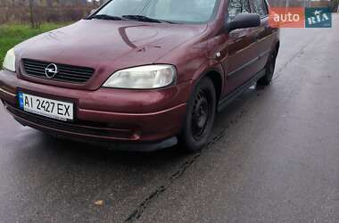 Седан Opel Astra 2006 в Буче