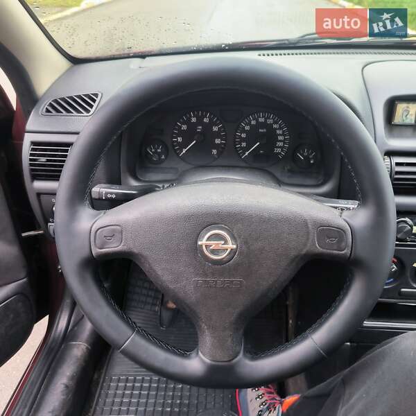 Седан Opel Astra 2006 в Бучі