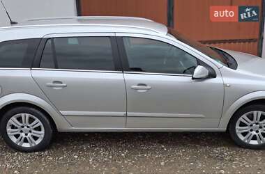 Універсал Opel Astra 2008 в Виноградові